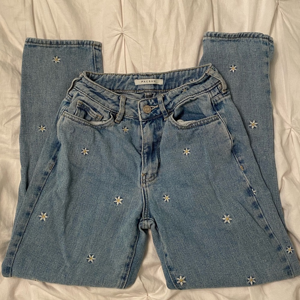 PacSun Daisy Mom Jeans